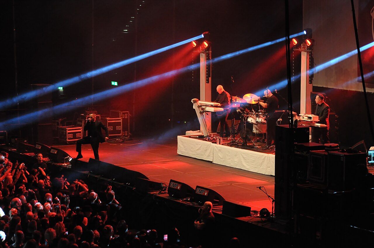 Широкий план сцены And One на Amphi Festival