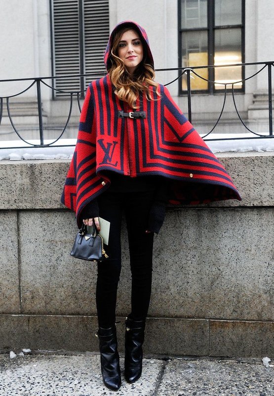 stilnoe-zhenskoe-poncho
