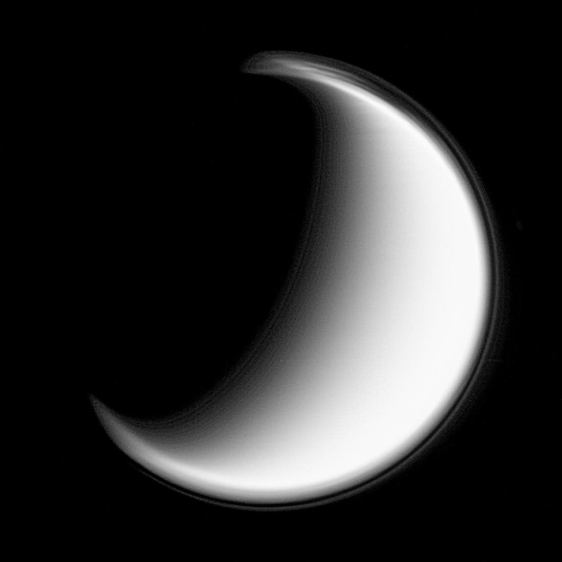 Атмосфера Титана - снимок в ультрафиолетовом спектре