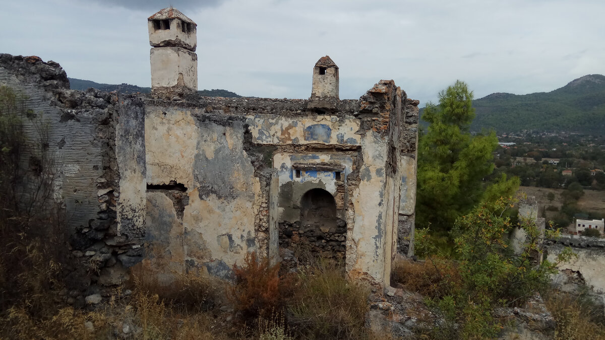 Заброшенный город Каякей Турция каменные дома